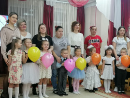 Мамы и деьи Мамы и деьи.